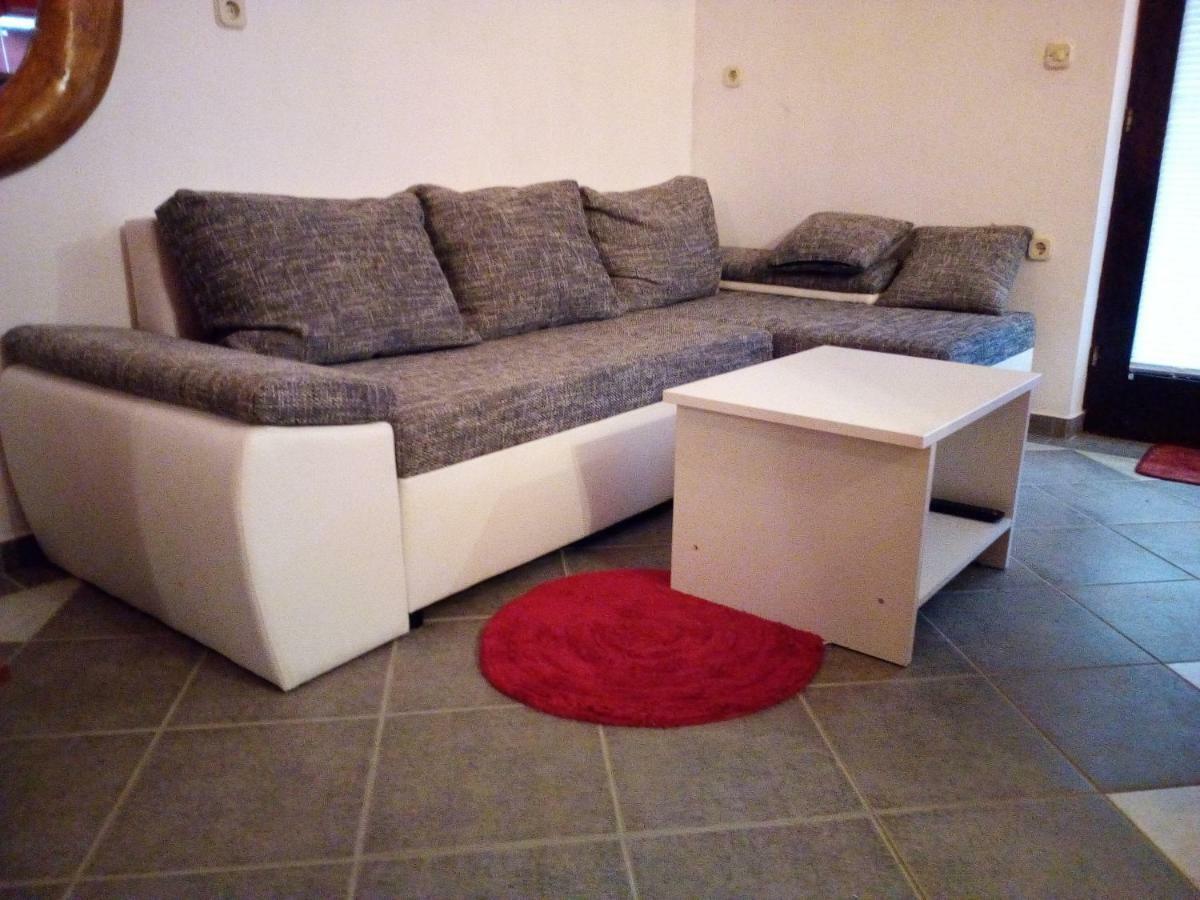Hrast Apartment *