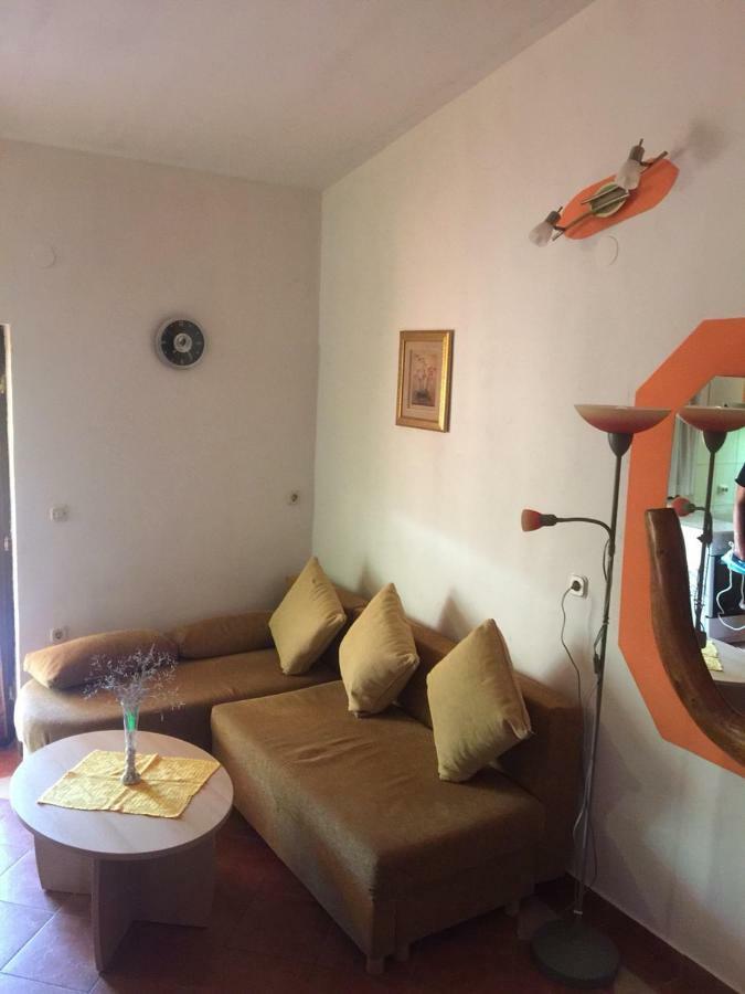 Apartment Hrast